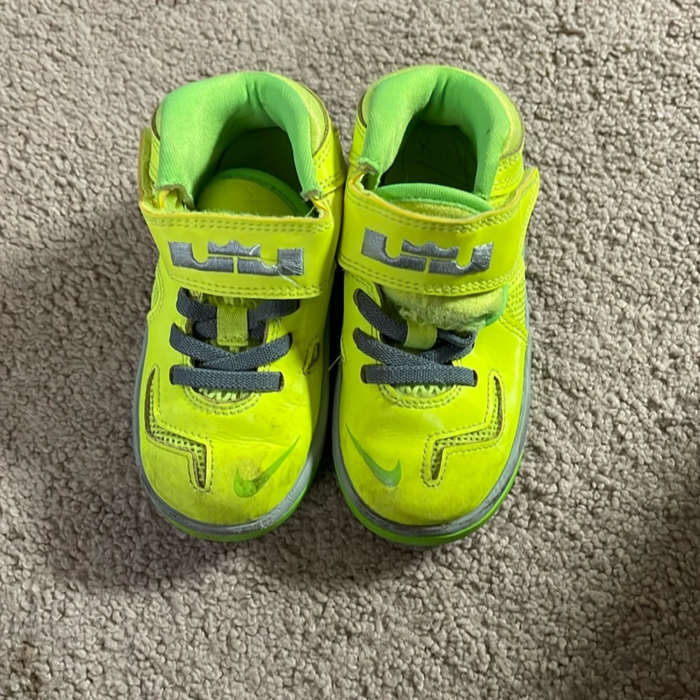 Nike Lebron James Toddler High Top Shoes